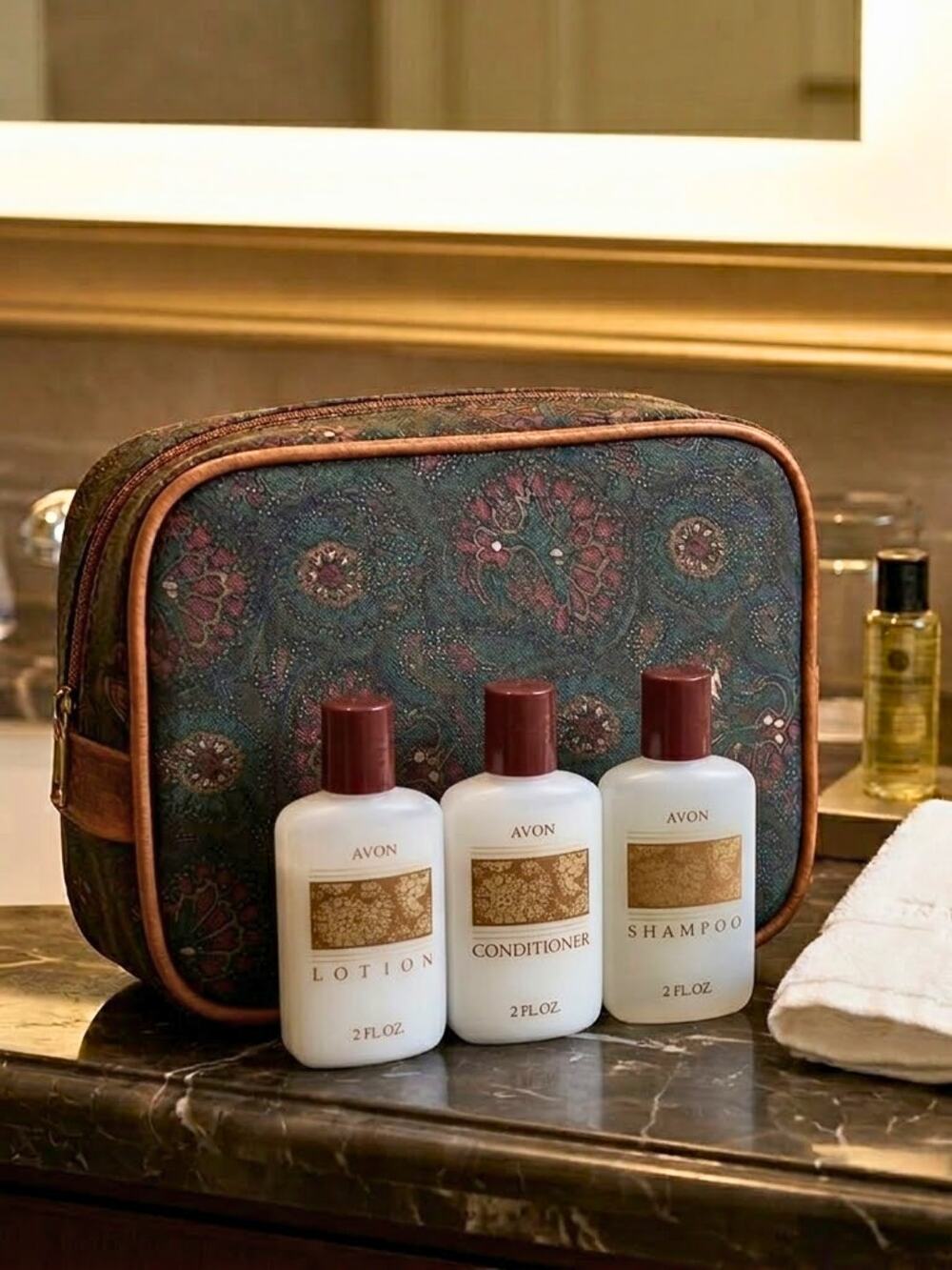 Vintage Avon 4pc Toiletry Travel Set New Sealed Tapestry Case Retro Gift